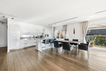EXCLUSIVITÉ - APPARTEMENT AVEC VUE À MONTREUX